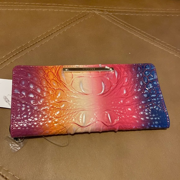 Brahmin Handbags - Beautiful Brahmin wallet